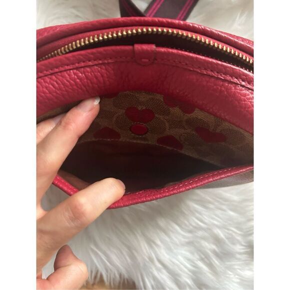 Coach Camera Bag Signature Canvas Heart Print Crossbody C8390 - Picture 6 of 10